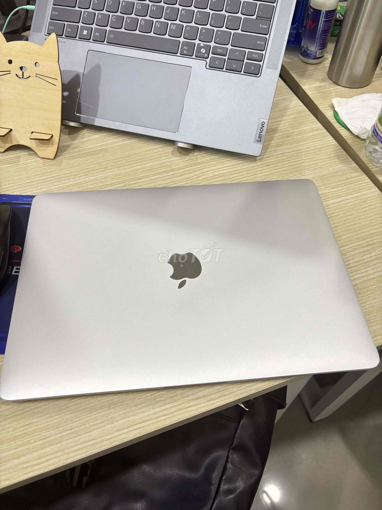 Apple Macbook Air 2020 i7 13 inch 16GB. Mua bán Laptop tại Quận 1 Tp Hồ Chí Minh được đăng bởi Giao Truong hình 1
