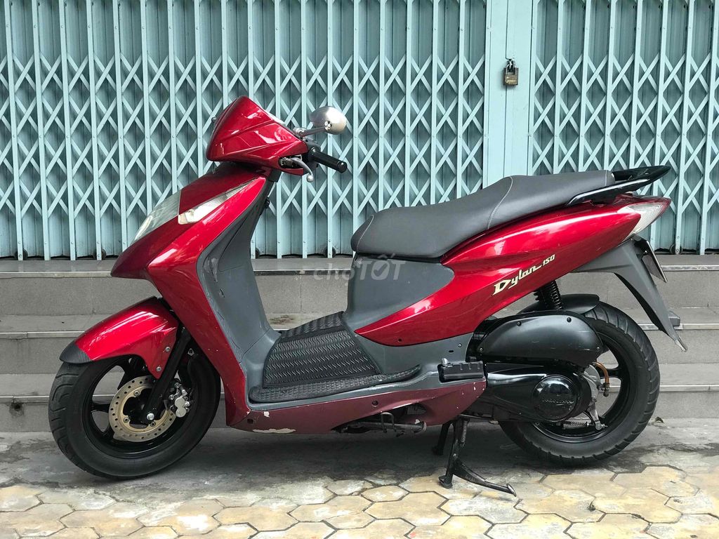 Honda Dylan 150. Max đời 2006 . chính chủ