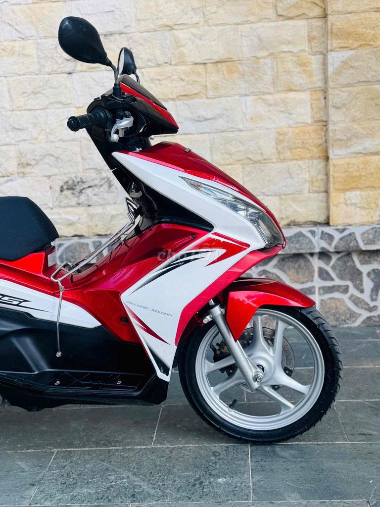 Honda Airblade 125fi 2015, оформление и новые номера