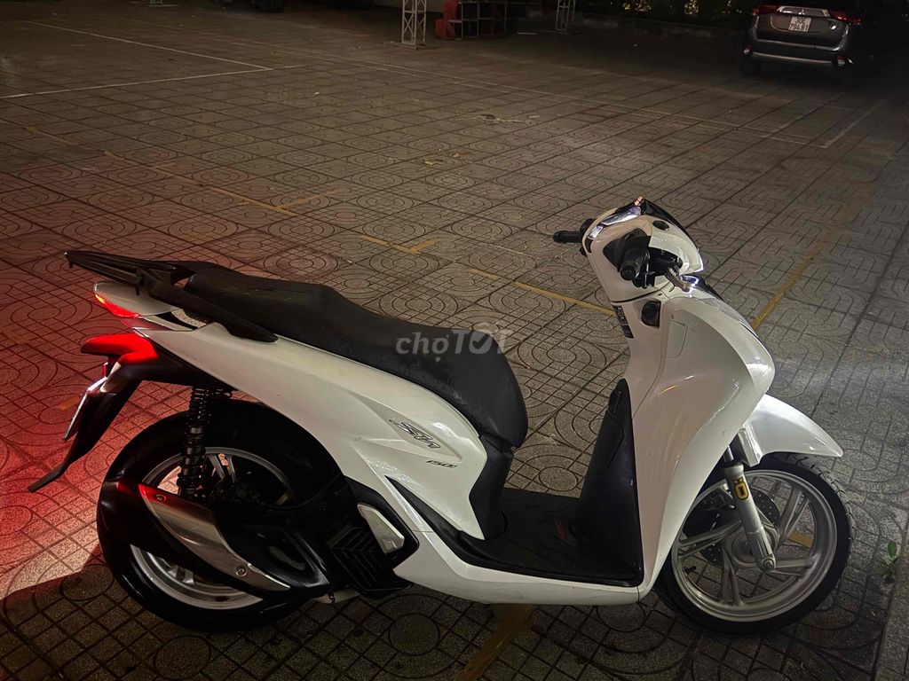 cần bán sh150 2022 trắng chính chủ. Mua bán Xe máy tại Quận Long Biên Hà Nội được đăng bởi hoàn hình 1
