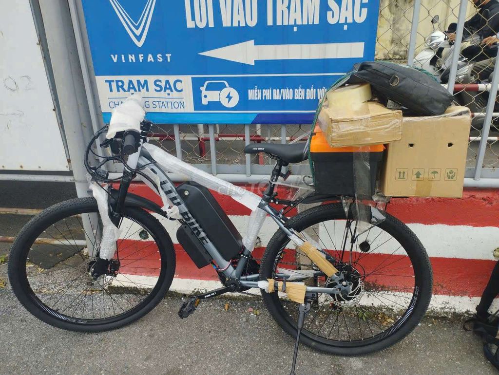 Xe đạp trợ lực điện khung thép cacbon mới đập hộp. Mua bán Xe điện tại Quận Ba Đình Hà Nội được đăng bởi Trung hình 2