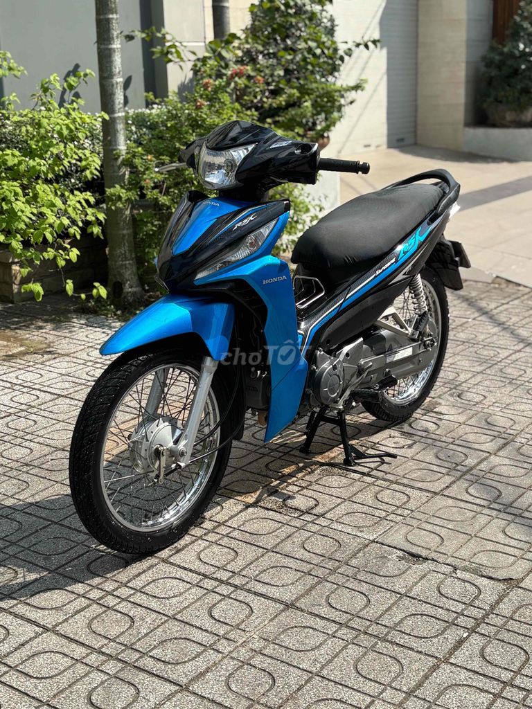 Honda Wave RSX FI Xanh đen. Mua bán Xe máy tại Thành phố Biên Hòa Đồng Nai được đăng bởi Huy Trần hình 2