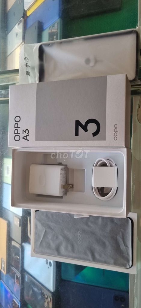 OPPO A3 Sparkle Black 256GB. Mua bán Điện thoại tại Quận Tân Phú Tp Hồ Chí Minh được đăng bởi Vu van hai  hình 1