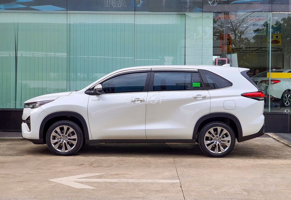 Innova Cross HEV 2024 - 5702 km -980 THƯƠNG LƯỢNG. Mua bán Ô tô tại Huyện Bình Chánh Tp Hồ Chí Minh được đăng bởi TRANGTRAN TOYOTA AN THÀNH hình 13