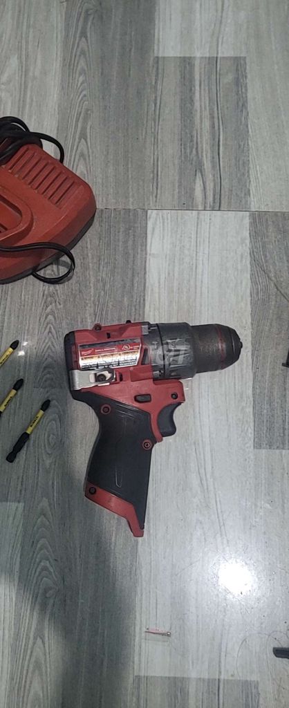 Bộ khoan vặn vít Milwaukee M12. Mua bán Đồ chuyên dụng, Giống nuôi trồng tại Thành phố Long Khánh Đồng Nai được đăng bởi Thanh hình 1