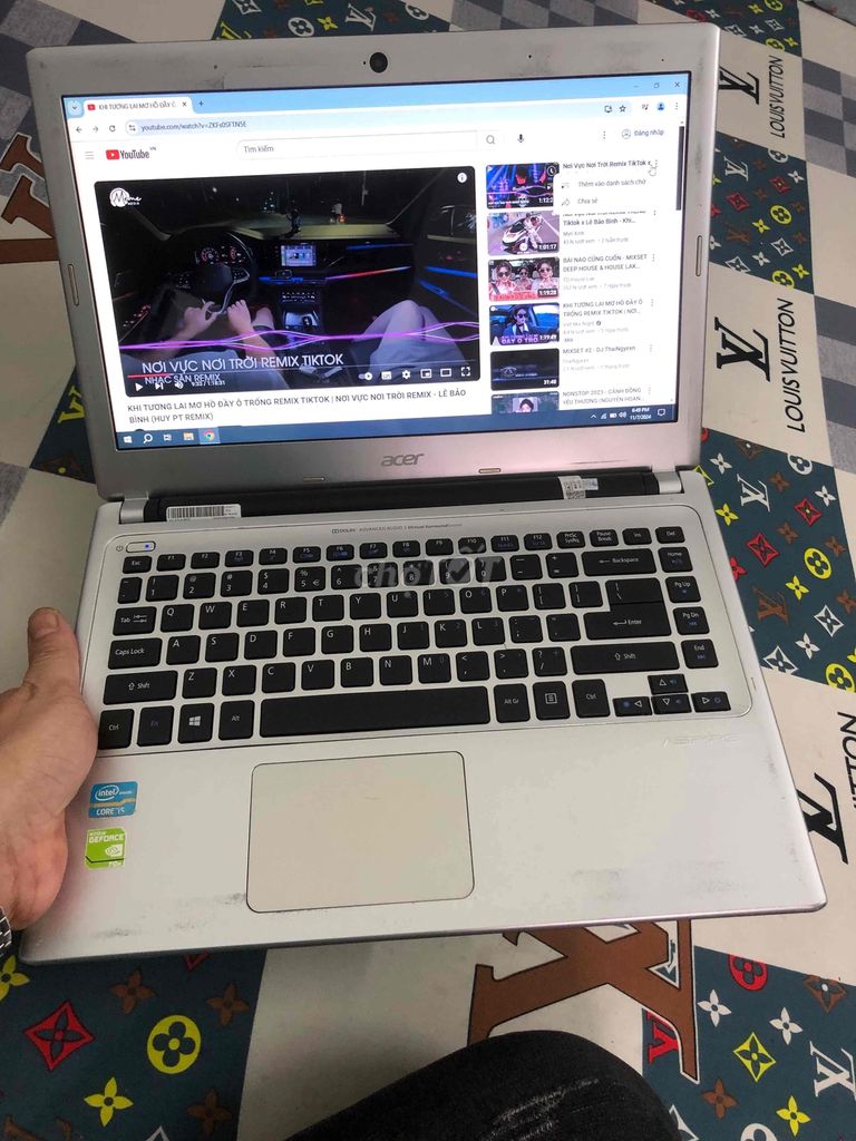 Laptop Acer i5 vga rời 2g game làm việc tốt