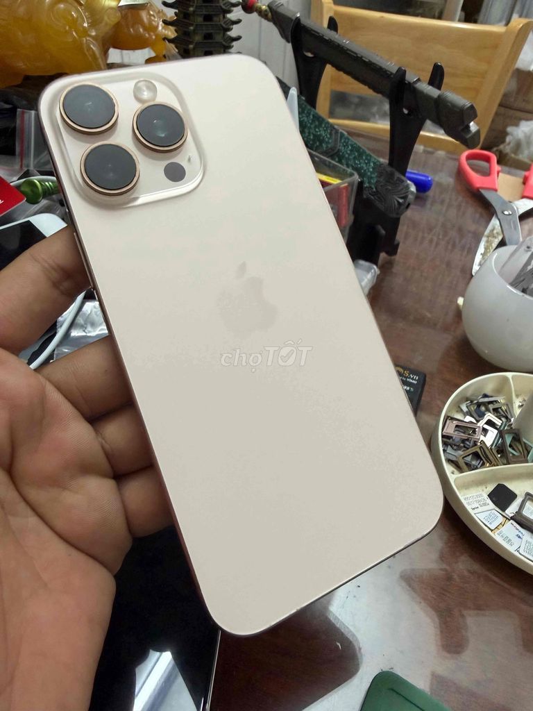 16 Pro Max 256GB Gold Lock Mỹ zin đẹp CNC 2 sim Vl. Mua bán Điện thoại tại Quận Bình Thuỷ Cần Thơ được đăng bởi Truong hình 1