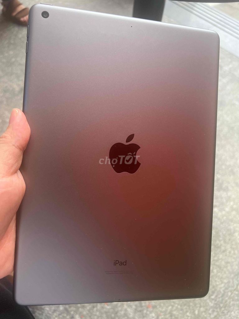 Apple iPad Gen 8 Xám 32GB. Mua bán Máy tính bảng tại Thành phố Phú Quốc Kiên Giang được đăng bởi Quan Le hình 1