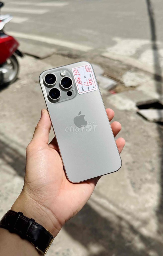 iPhone 15 Pro 256GB Titan LL pin 88%. Mua bán Điện thoại tại Quận Đống Đa Hà Nội được đăng bởi Lâm Bảo Tuyên hình 1