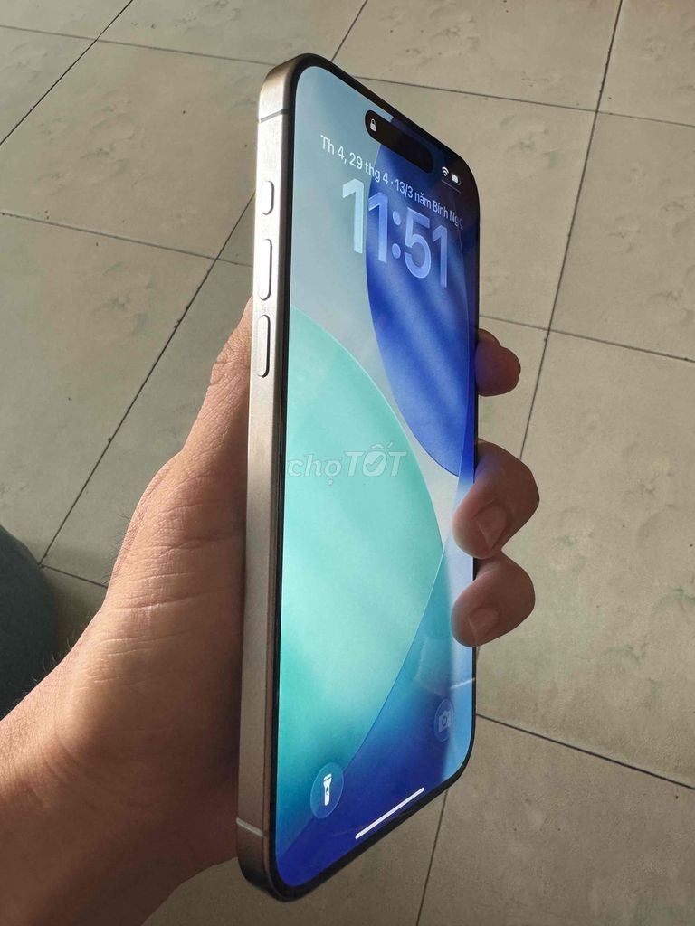 iPhone 15 Pro Max 256GB Bạc. Mua bán Điện thoại tại Thị xã Tân Uyên Bình Dương được đăng bởi 78 Phonee hình 1