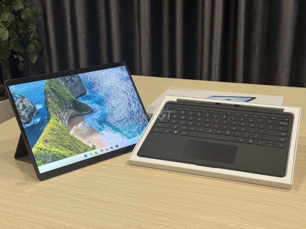 Microsoft Surface Pro 8 i5 8GB/256GB Like new. Mua bán Máy tính bảng tại Quận Nam Từ Liêm Hà Nội được đăng bởi Thanh Tùng Phan hình 1
