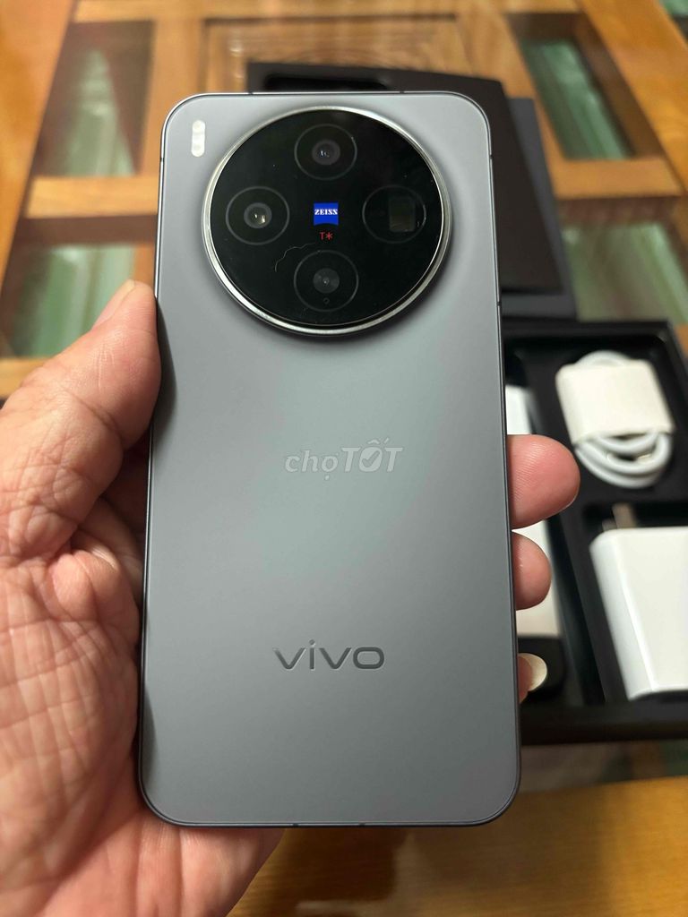 Vivo X300 Xám ken 99 full box. Mua bán Điện thoại tại Huyện Củ Chi Tp Hồ Chí Minh được đăng bởi bình hình 1