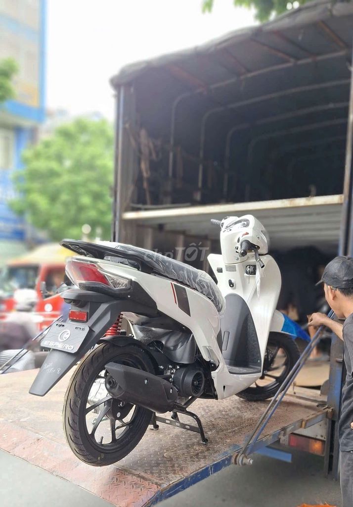 Vission VELIA 50cc mới. Mua bán Xe máy tại Quận Tân Phú Tp Hồ Chí Minh được đăng bởi   CỬA HÀNG XE MÁY PHƯỚC THỌ hình 1