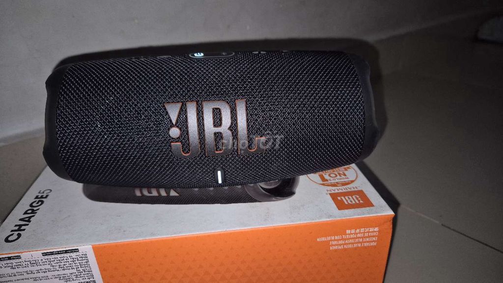 JBL Charge 5