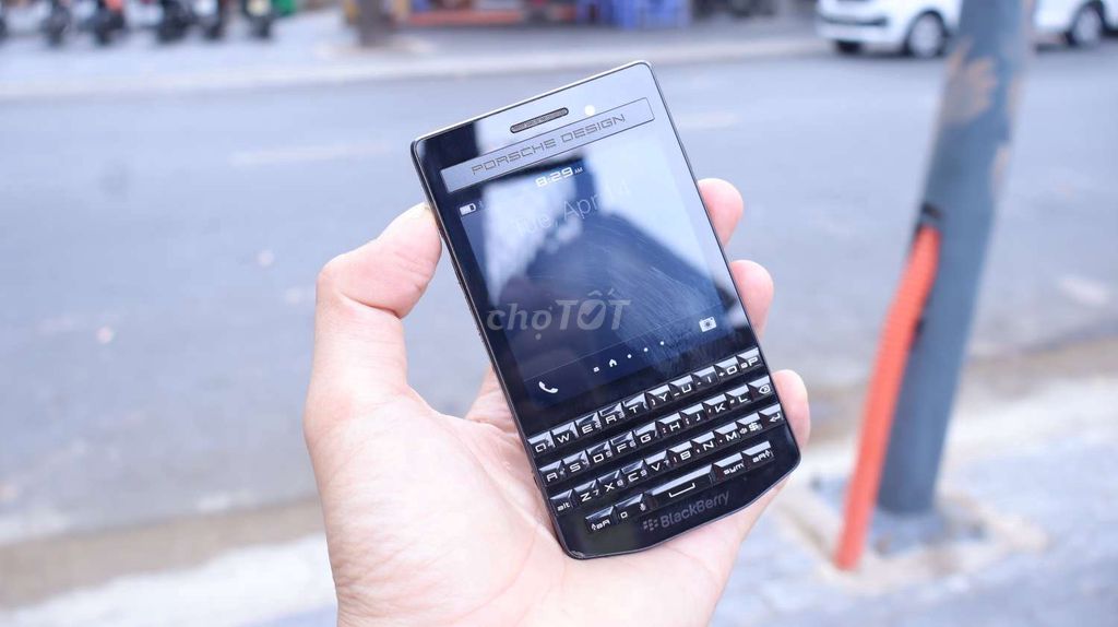 Blackberry Porsche Design P9983 Đen. Mua bán Điện thoại tại Thành phố Thủ Dầu Một Bình Dương được đăng bởi Việt Phê hình 1