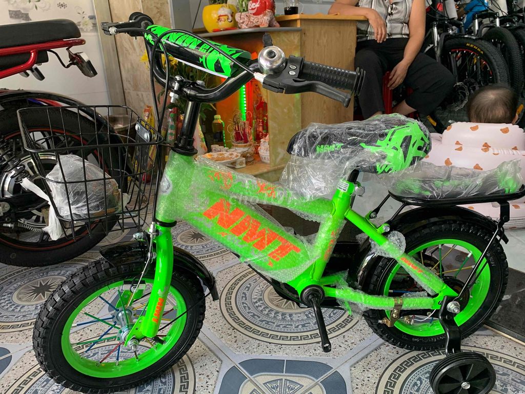 pass xe 12 inch bé gái màu hồng. Mua bán Xe đạp tại Huyện Nhà Bè Tp Hồ Chí Minh được đăng bởi Nguyễn Thị Ngọc Nhi hình 3