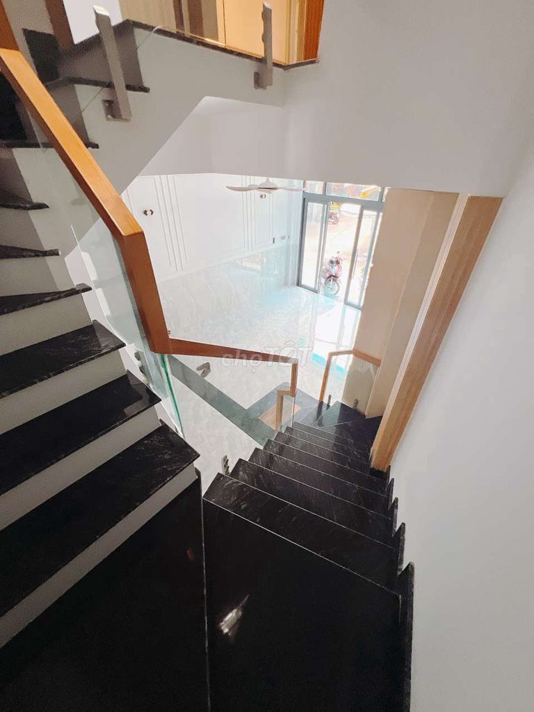 Mua bán nhà quận 4, nhà mới đường số xe hơi, 4 tầng hoàn công, nở hậu. Mua bán nhà ở tại Quận 4 Tp Hồ Chí Minh được đăng bởi Mr Bạch hình 5