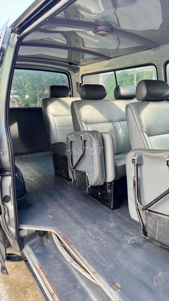 Toyota Hiace 2004 16 chỗ hết đời bán tận dụng. Mua bán Ô tô tại Quận Bình Thạnh Tp Hồ Chí Minh được đăng bởi Trọng hình 10
