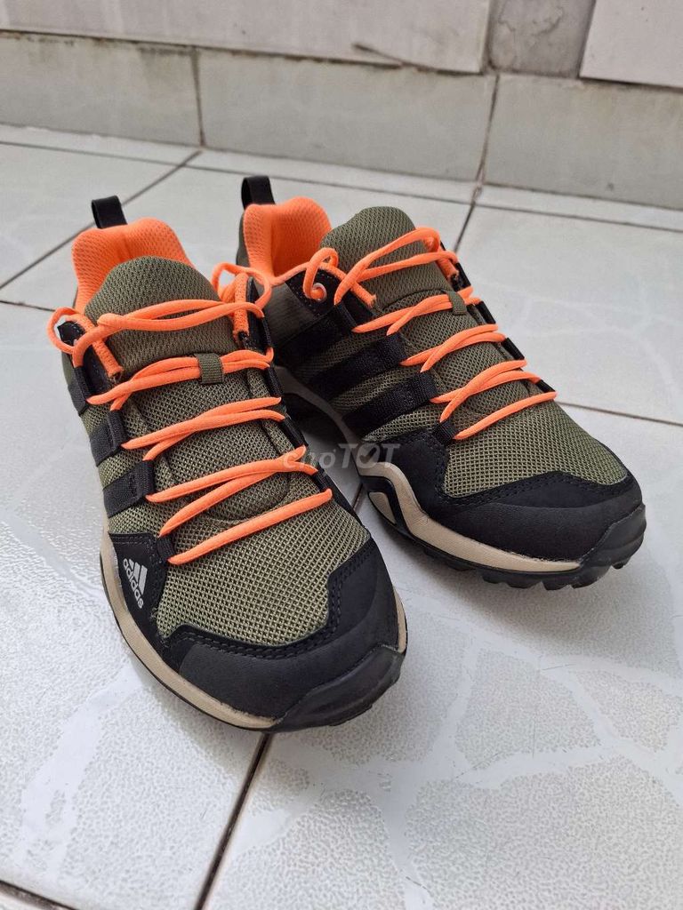 Adidas sz 36 cho bé mới 98%