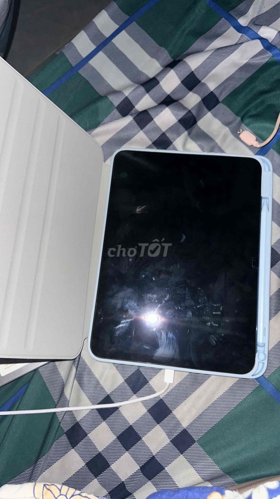 Apple iPad thế hệ 10 64GB Xanh. Mua bán Máy tính bảng tại undefined Tp Hồ Chí Minh được đăng bởi Yến Nhi hình 1