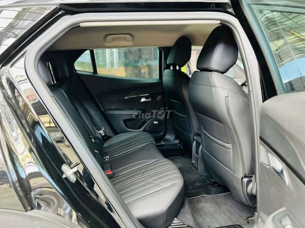 Peugeot 2008 GTline 1.2turbo sx 2022, lướt 4,5V. Mua bán Ô tô tại Thành phố Thủ Đức Tp Hồ Chí Minh được đăng bởi Đức Hưng Siêu thị ô tô Thủ Đức hình 13