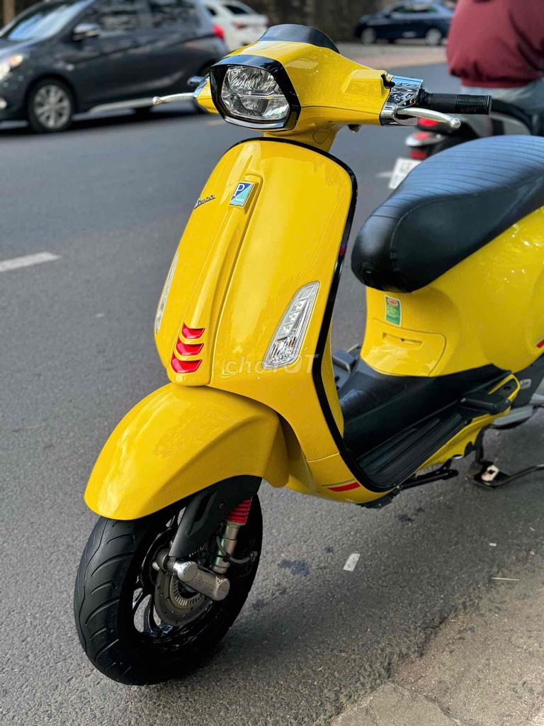 Piaggio Vespa Sprint ABS IGET 2022 Vàng Đen. Mua bán Xe máy tại Thành phố Buôn Ma Thuột Đắk Lắk được đăng bởi Ngô quốc Việt  hình 6