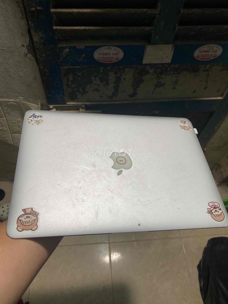 Macbook pro 2017 và dell i7. Mua bán Laptop tại Thành phố Huế Thừa Thiên Huế được đăng bởi Hiếu hình 1