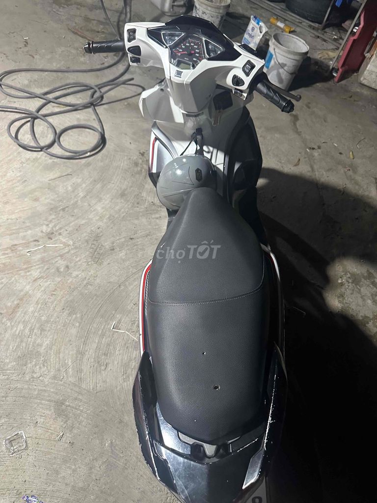 Honda Air Blade 2017 бело-черный