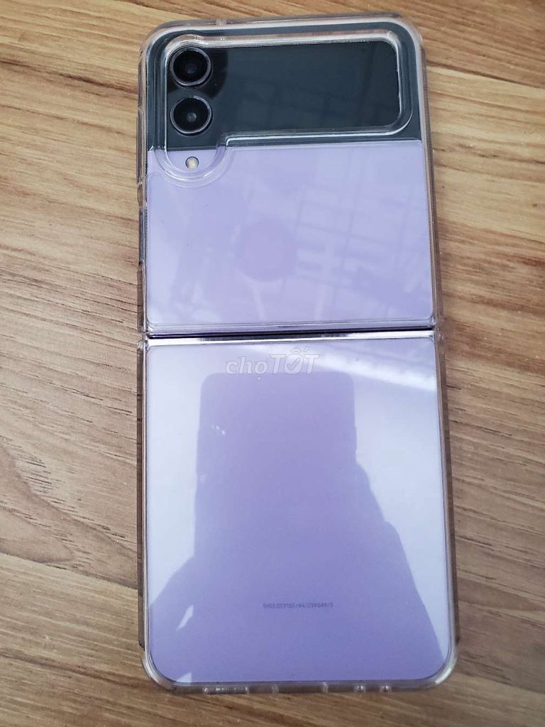 Samsung Galaxy Z Flip4. Mua bán Điện thoại tại Quận Tân Bình Tp Hồ Chí Minh được đăng bởi Nam Trần hình 1