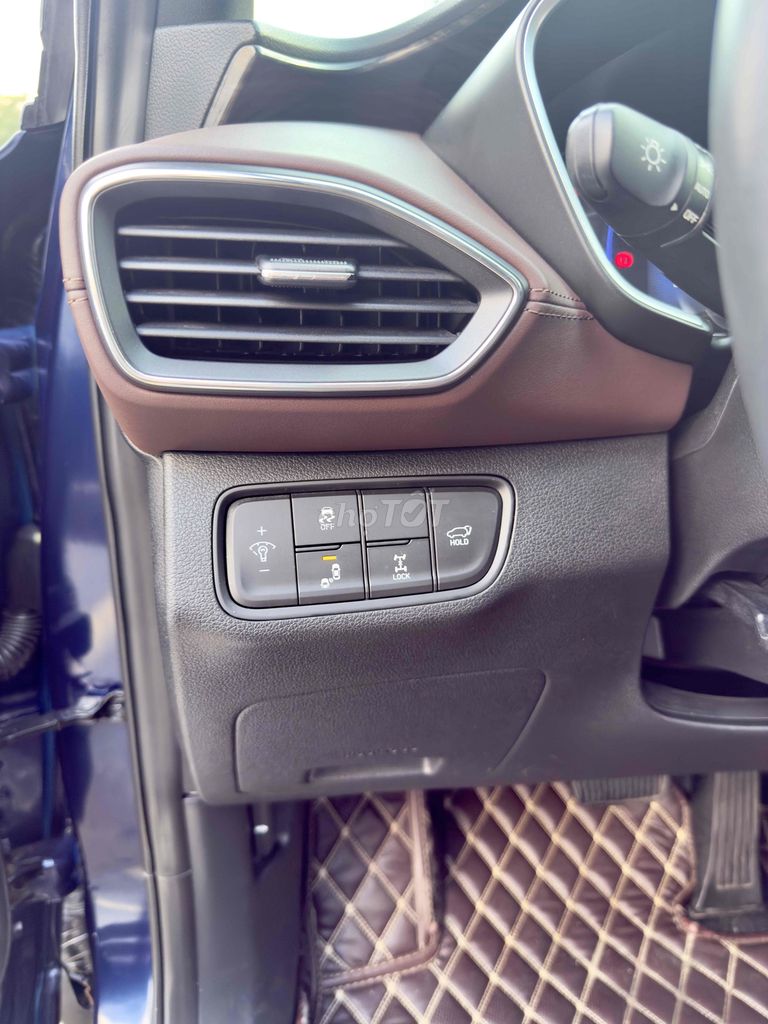 Hyundai SantaFe  2.2L Dầu Premium 2020. Mua bán Ô tô tại Quận Long Biên Hà Nội được đăng bởi Tạ Dũng hình 16