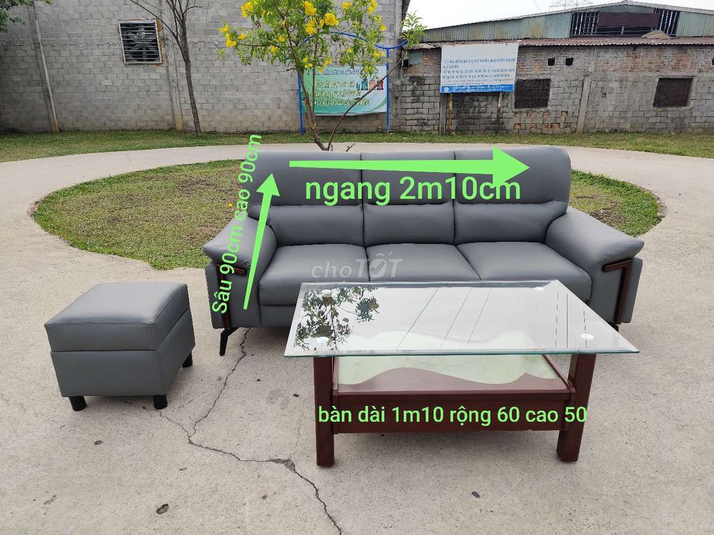 Cần thanh lý mẫu sofa da mới 99,99%