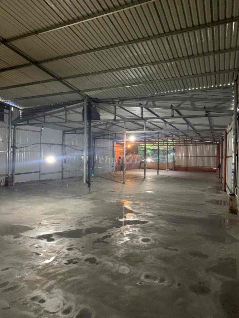 Cho thuê kho xưởng 280m2 hẻm tải Hương lộ 80