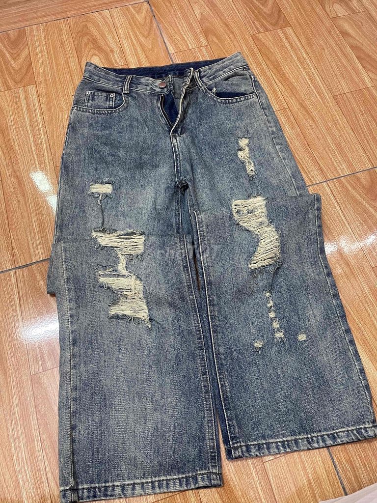 Quần jean nữ ống đứng rách size L. Mua bán Quần áo tại Huyện Khoái Châu Hưng Yên được đăng bởi Minh Cầm hình 1