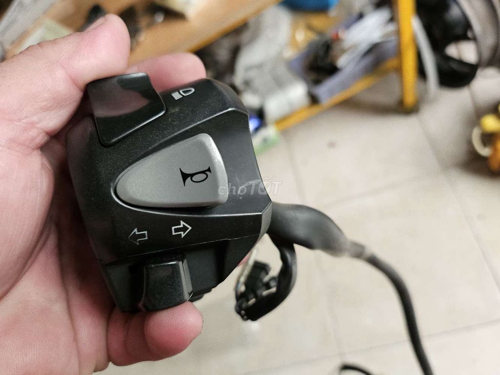 Cùm trái zin theo xe HONDA PCX 160 2024 full dây👍. Mua bán Phụ tùng xe tại Quận 1 Tp Hồ Chí Minh được đăng bởi KIM Merchant hình 4