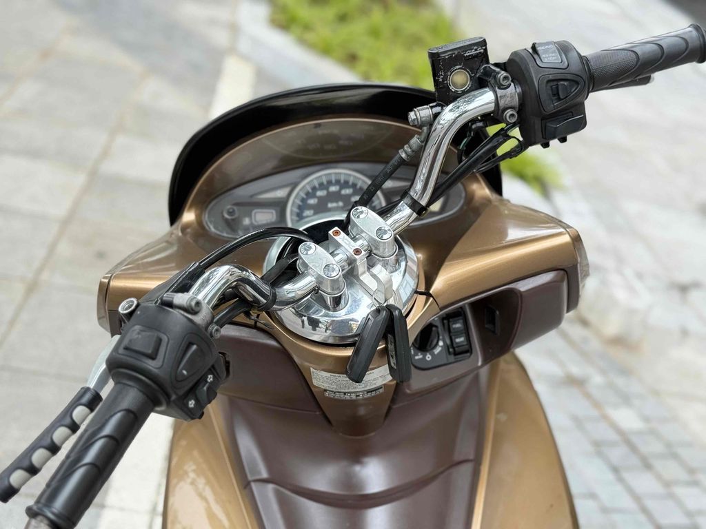 Pcx cực kỳ chất lượng xe Zin êm có smartkey 29G1. Mua bán Xe máy tại Quận Ba Đình Hà Nội được đăng bởi Xe Máy Nam Thi hình 12