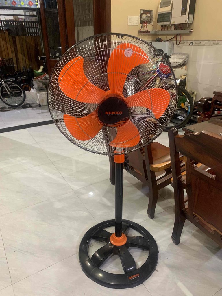 Quạt đứng Senko Cam Đen Việt Nam 75W. Mua bán Quạt tại Thành phố Thủ Dầu Một Bình Dương được đăng bởi TQH hình 1