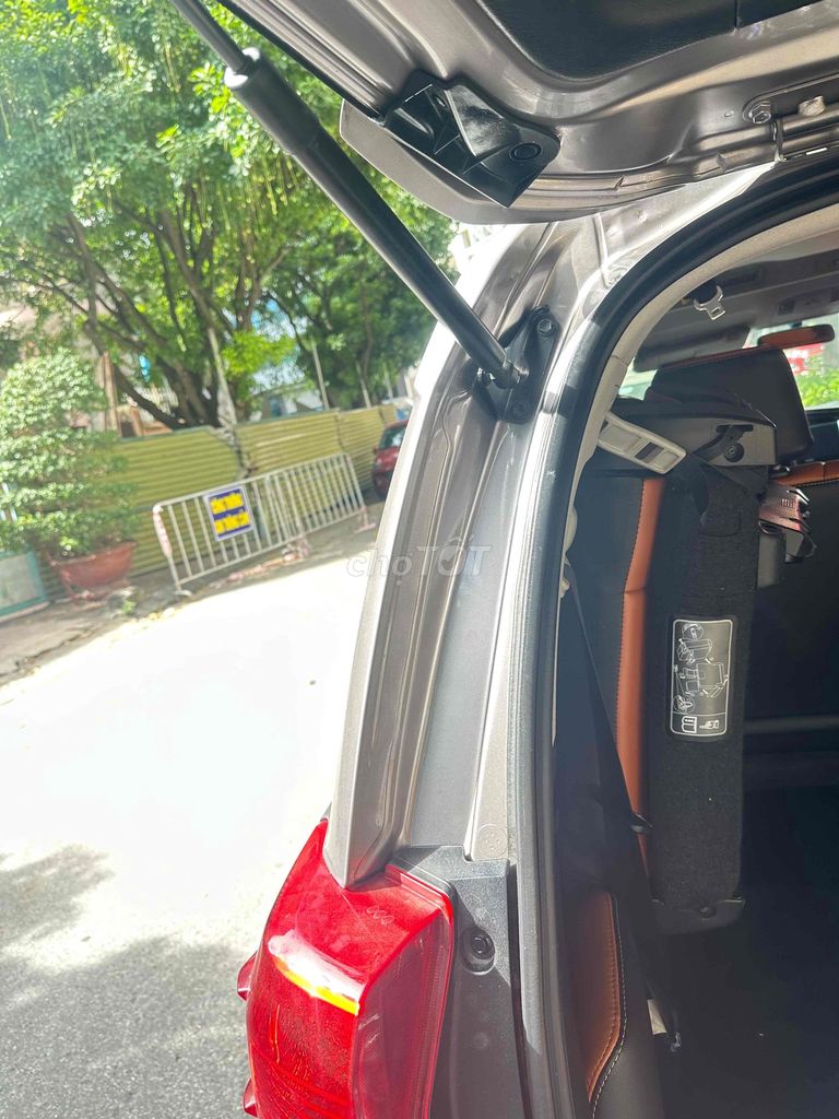 bán inova 2018 đk 19 xe đẹp như mới zin99%. Mua bán Ô tô tại Quận Cầu Giấy Hà Nội được đăng bởi Nguyên Quynh Trang hình 8