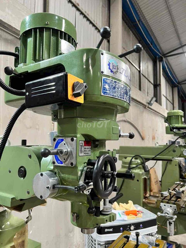 🔩 MÁY PHAY ĐỨNG 1 ĐẦU – “TRỢ THỦ ĐẮC LỰC” CHO MỌI. Mua bán Đồ chuyên dụng, Giống nuôi trồng tại Thành phố Phúc Yên Vĩnh Phúc được đăng bởi MÁY MÓC CƠ KHÍ  hình 1
