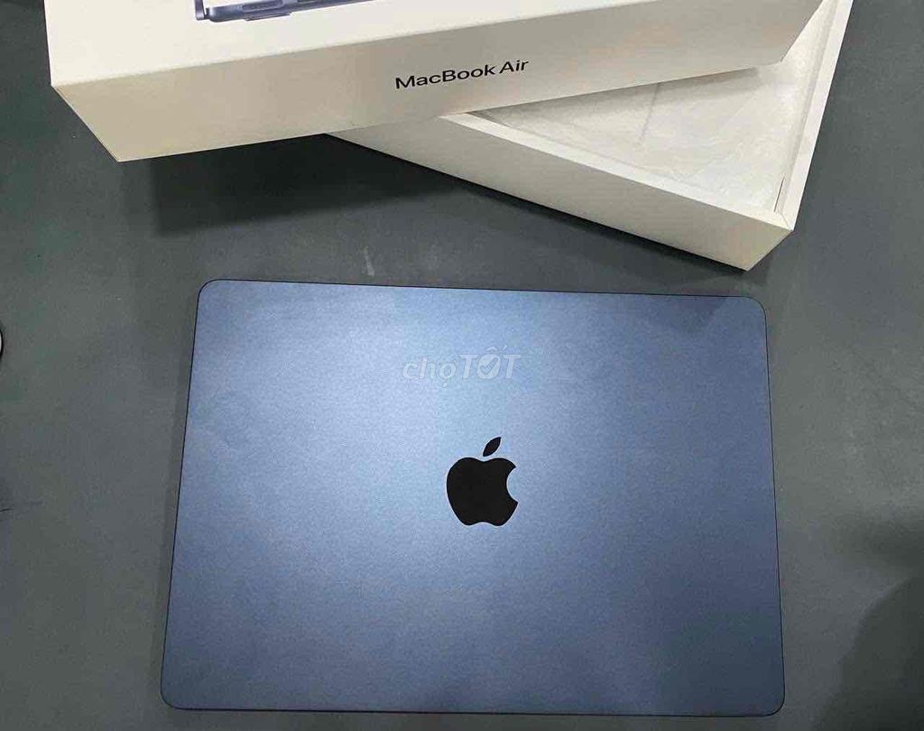 MacBook Air M4 16GB/256GB Xám Pin 100 đẹp 99. Mua bán Laptop tại Quận 5 Tp Hồ Chí Minh được đăng bởi Phan Thế Phong  hình 1
