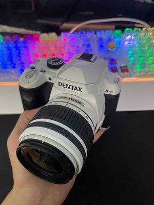 Máy ảnh Pentax DSLR màu trắng. Mua bán Máy ảnh, Máy quay tại Quận Nam Từ Liêm Hà Nội được đăng bởi Sơn