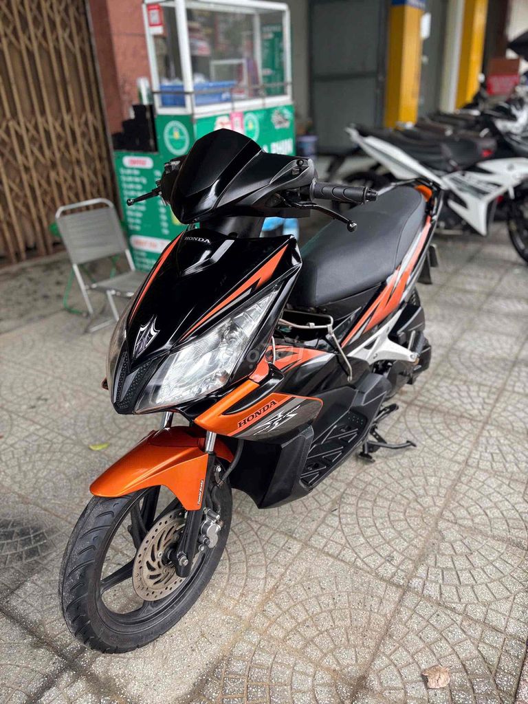 Honda Air Blade 2010 2 đèn Đen cam. Mua bán Xe máy tại Quận Liên Chiểu Đà Nẵng được đăng bởi quang chuyên hình 2
