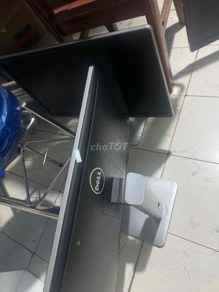Dell 24 inch 60Hz chân xoay. Mua bán Phụ kiện (Màn hình, Chuột...) tại Thị xã Tân Uyên Bình Dương được đăng bởi Đoàn Duy Khánh hình 1