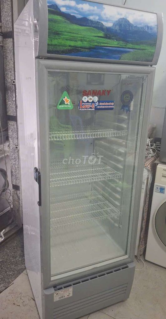 Tủ mát Sanaky 250l thanh lí Vh 308kL