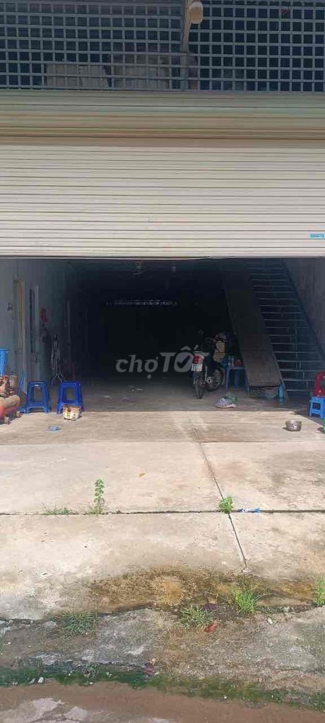 Cho thuê nhà và kho 600m2 phường Tương Bình Hiệp TDM