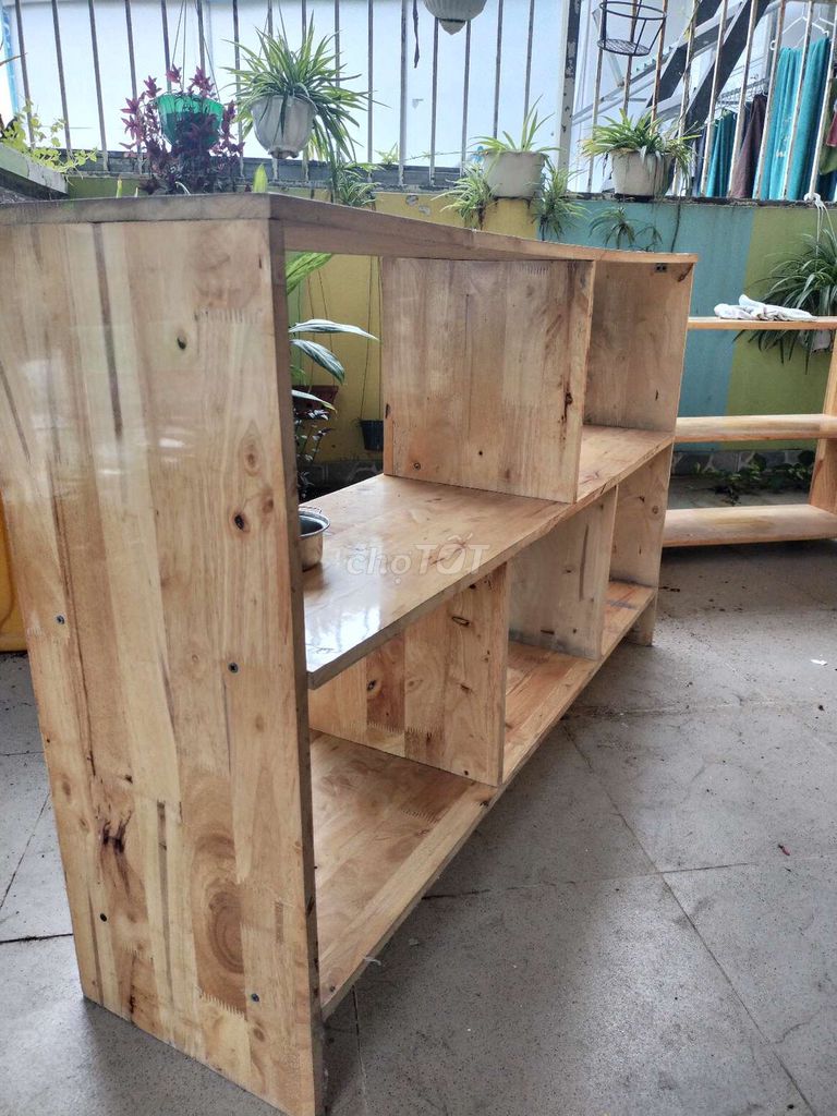 Thanh lý kệ gỗ pallet – chắc chắn, còn đẹp. Mua bán Tủ, kệ gia đình tại Quận Tân Bình Tp Hồ Chí Minh được đăng bởi Xuyên Lê hình 1