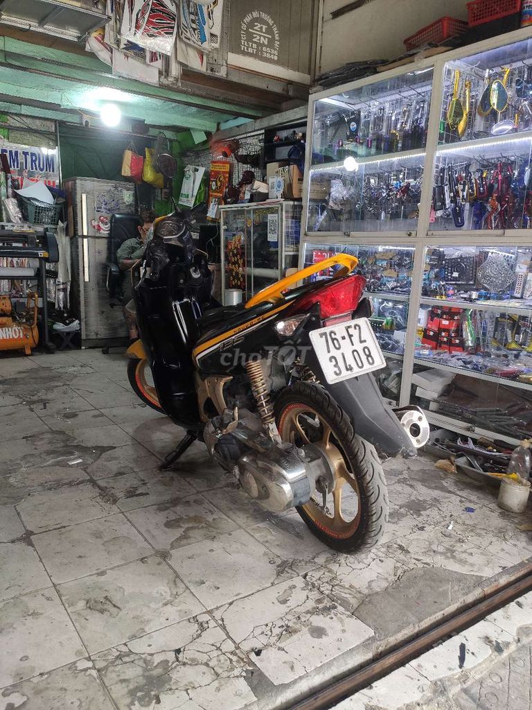 Cần bán Xe Novou 135cc , màu vàng , sản xuất 2010. Mua bán Xe máy tại Quận Bình Tân Tp Hồ Chí Minh được đăng bởi Nguyen Thuat hình 2