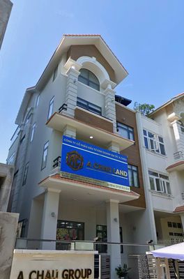 CHO THUÊ BIỆT THỰ HIMLAM KÊNH TẺ - P. TÂN HƯNG – QUẬN 7 – GIÁ 95 TRIỆU