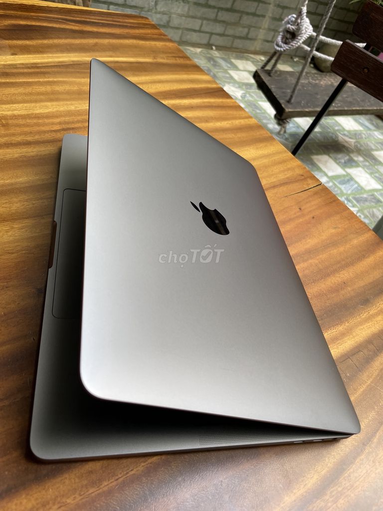 Macbook Pro 2020 13in, core i7 2.3G, ram 32G, 512G