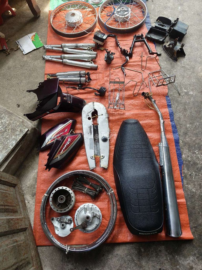 Phụ Tùng Honda Dream Thái Zin Các Loại. Mua bán Phụ tùng xe tại Thành phố Biên Hòa Đồng Nai được đăng bởi Nguyễn Đăng hình 21