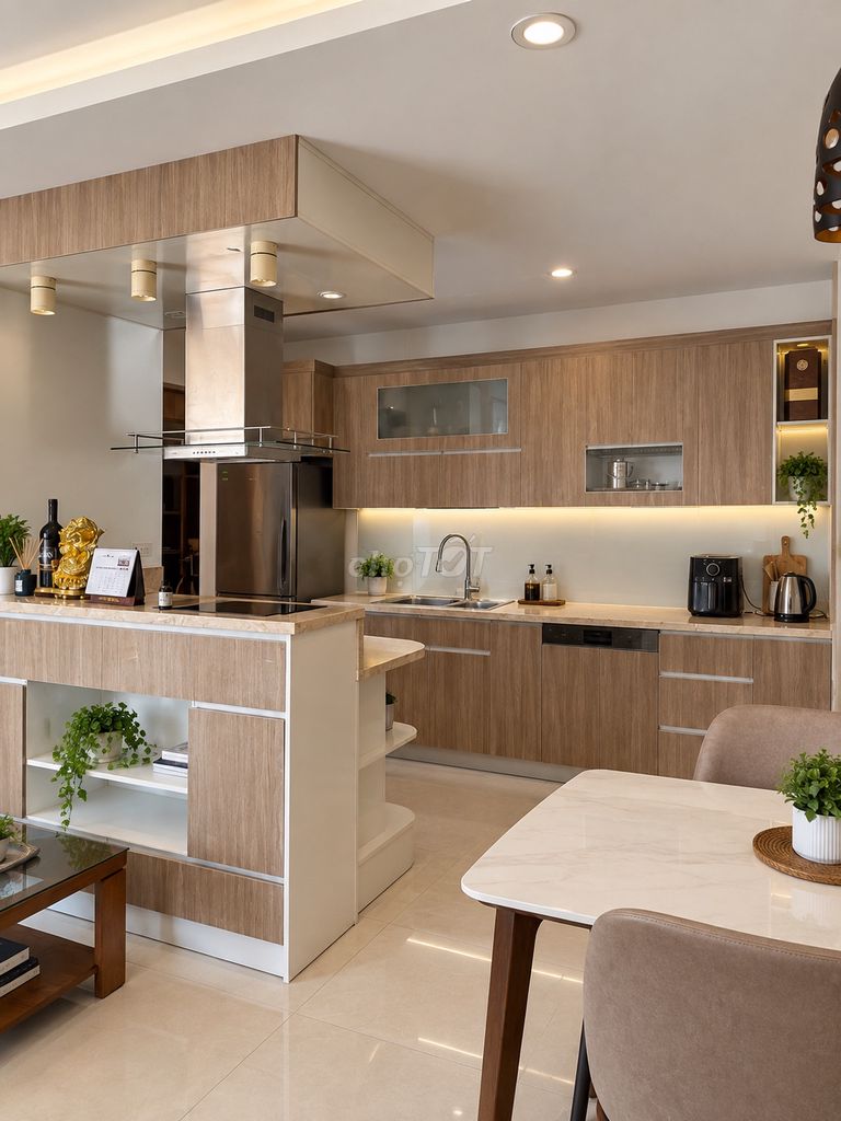 3-комнатная угловая квартира Golden Palace Me Tri площадью 114 м², высокий этаж, прекрасный вид, цена 9,6 миллиарда